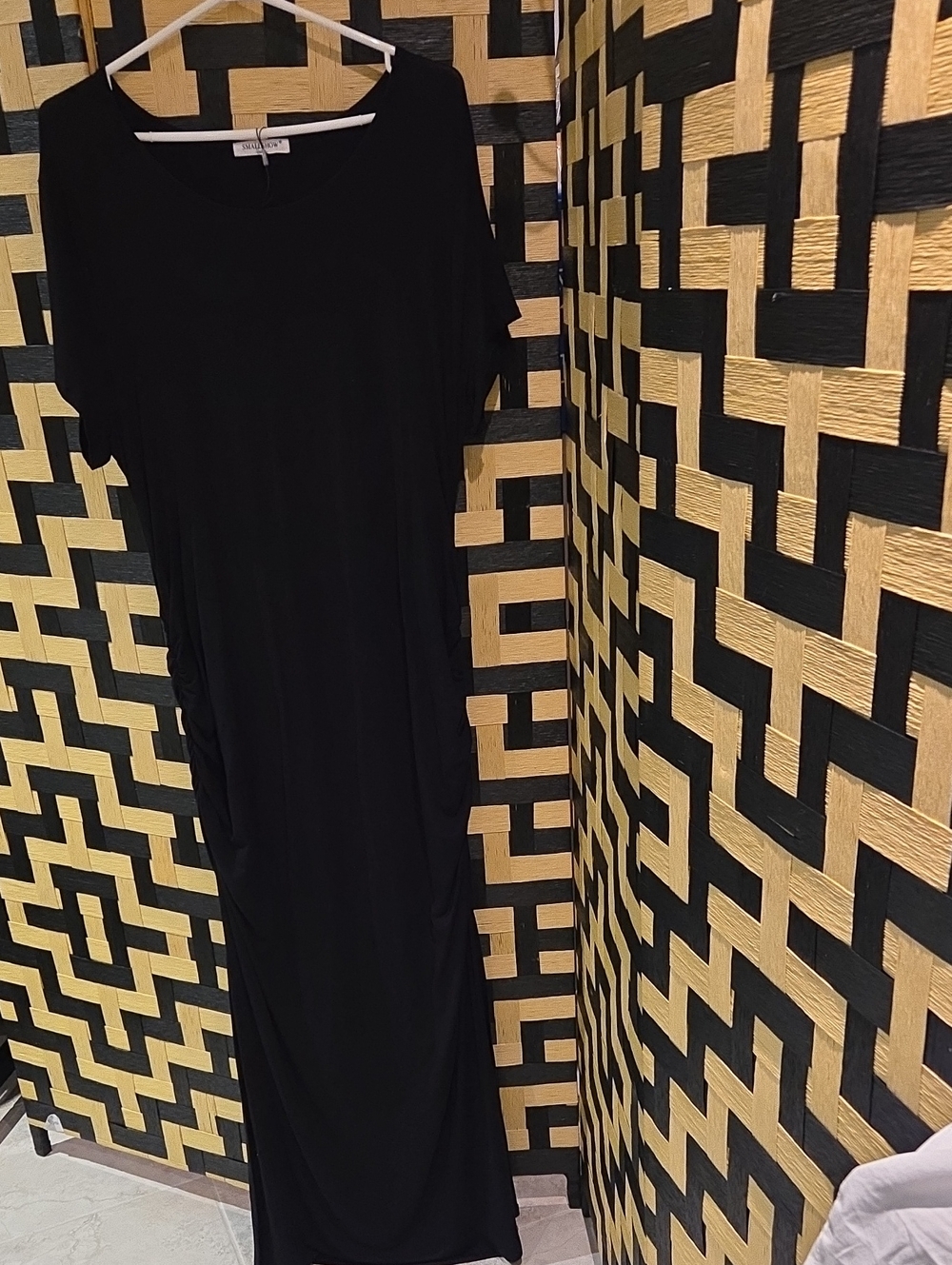 Black Short-Sleeve Maxi Dress — Timeless Everyday Style